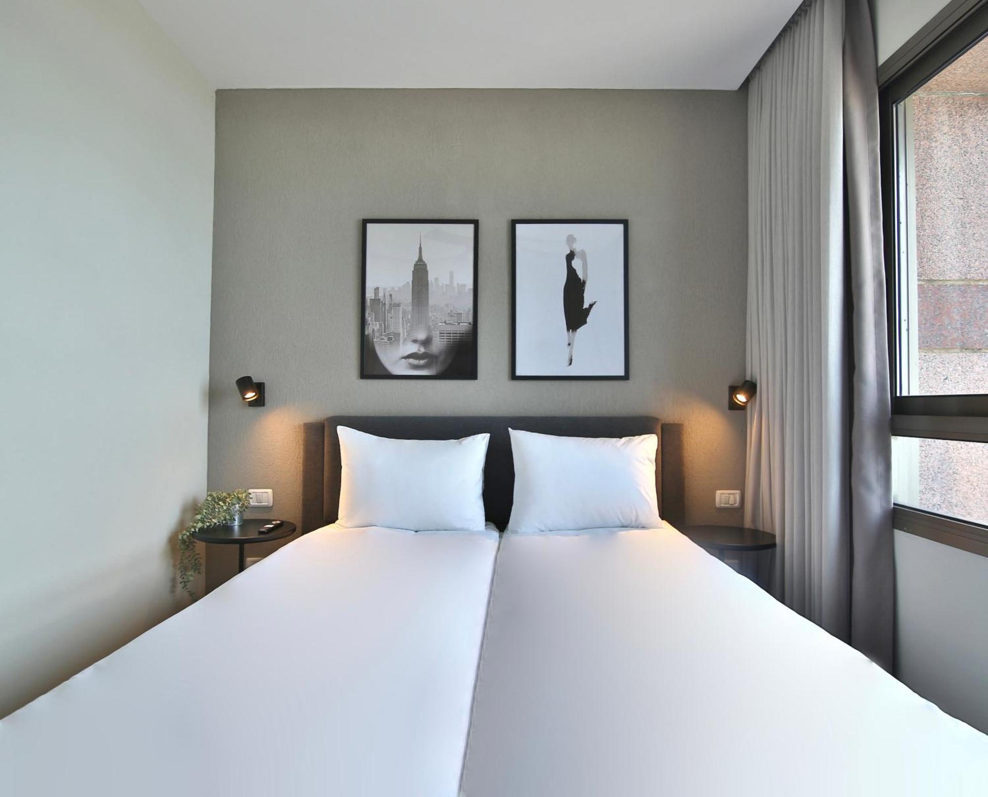 Luxury Suites By Notaly Ariel - Carmel Beach Haifa Habitación foto