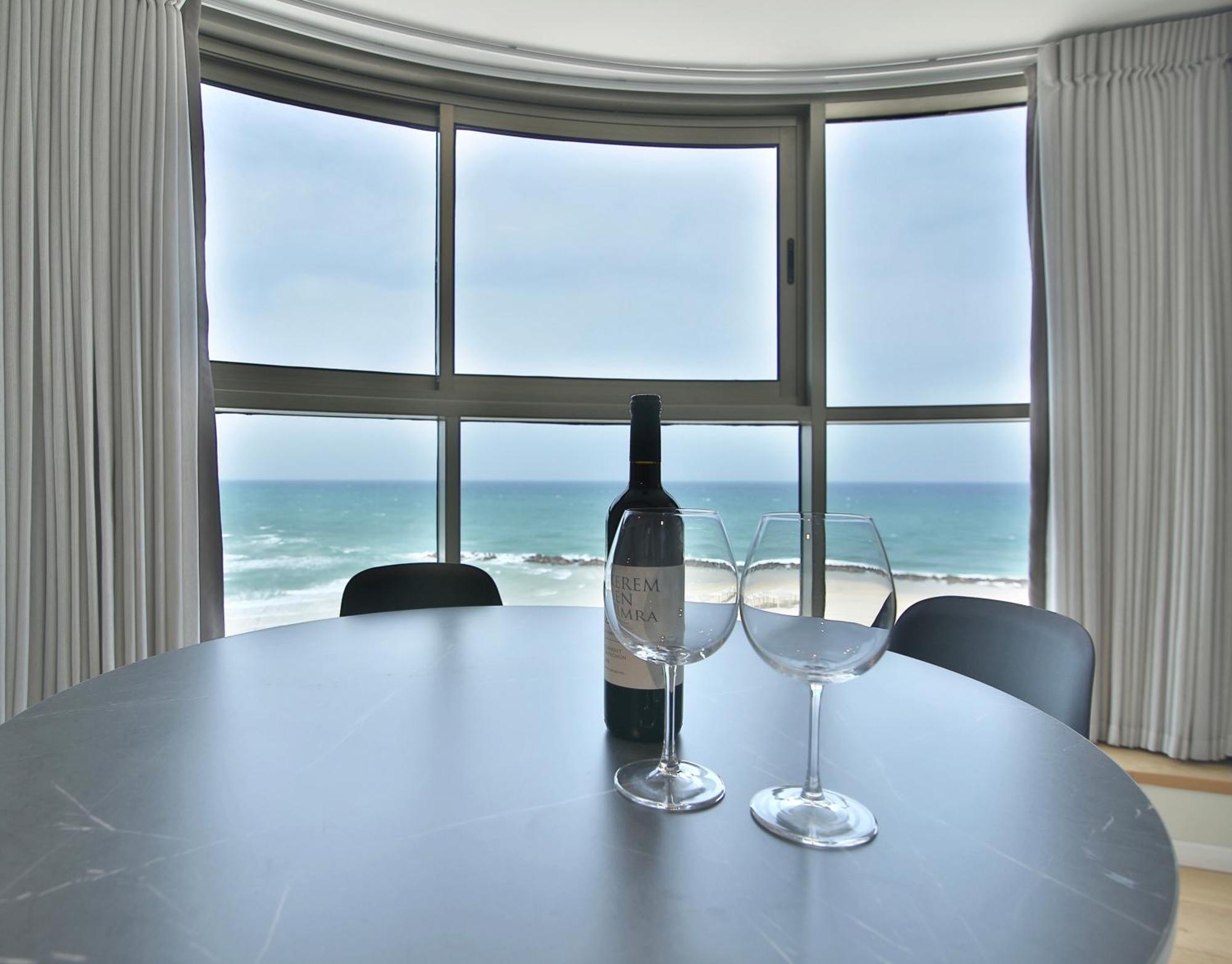 Luxury Suites By Notaly Ariel - Carmel Beach Haifa Habitación foto